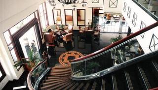 Отель Equator Сурабая Экстерьер фото